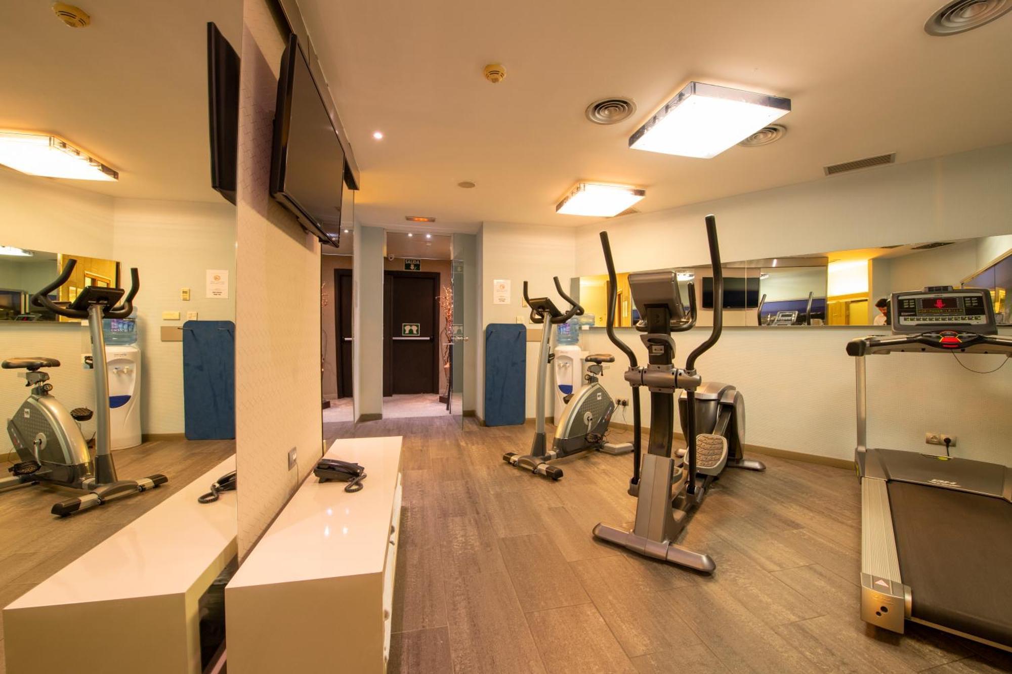 Hotel Pestana Arena 4*